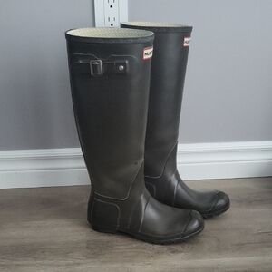 Hunter Original Tall Waterproof Rain Boots - Dark Olive Sz 7